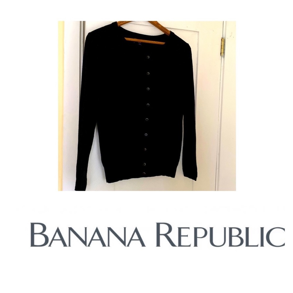 Banana Republic 100% extra fine merino wool cardigan. Size PM. Retail $119
